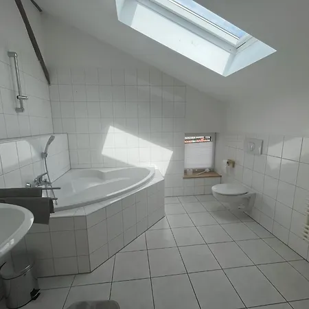 Maisonette Mit Kaminoefen Naehe Starnberger Und Muenchen *