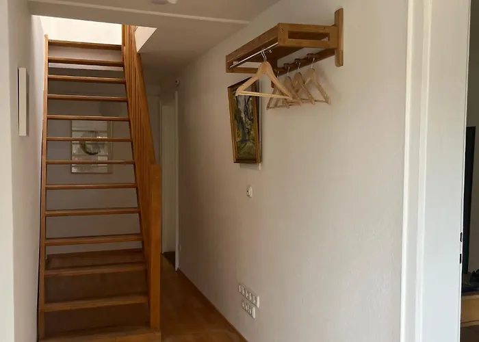 Maisonette Mit Kaminoefen Naehe Starnberger Und Muenchen *